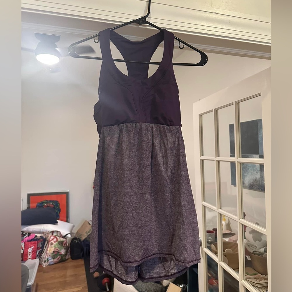 Lululemon Size 10 work out tank top.